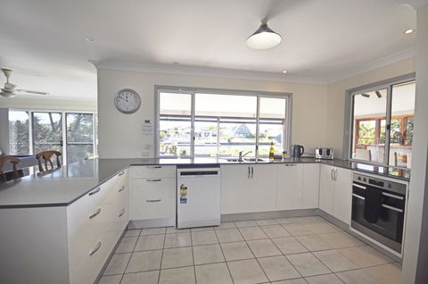 Bribie Island Canal Holiday Destination! - Accommodation QLD 5
