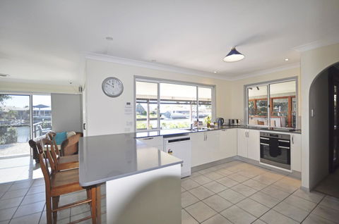 Bribie Island Canal Holiday Destination! - Accommodation QLD 6