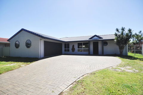 Bribie Island Canal Holiday Destination! - Accommodation QLD 23