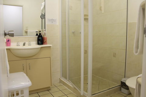 Airlie Apartments - Accommodation QLD 1