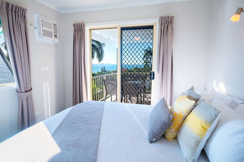 Airlie Apartments - Accommodation QLD 8