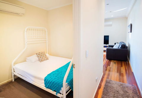 Airlie Apartments - Accommodation QLD 23