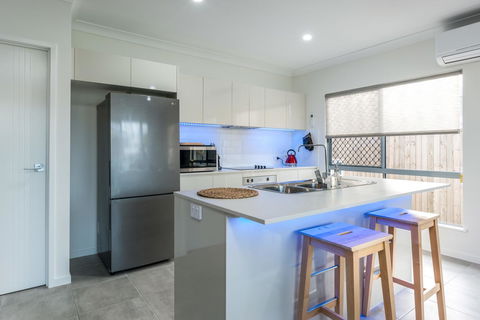 Blue Lagoon Villa A - Accommodation QLD 16