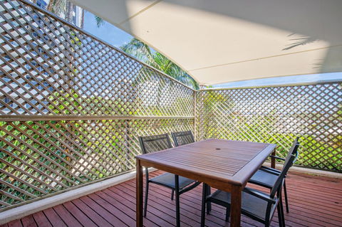 Tiki Hotel Apartments Surfers Paradise - Accommodation QLD 10