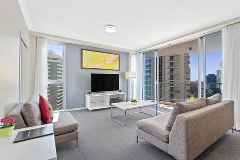 Beach Stay - Ocean & Riverview Resort Chevron Renaissance Central Surfers Paradise - Accommodation QLD 7