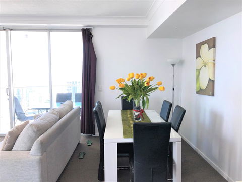 Beach Stay - Ocean & Riverview Resort Chevron Renaissance Central Surfers Paradise - Accommodation QLD 4