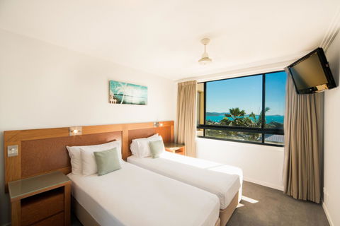 Pinnacles - Accommodation QLD 17