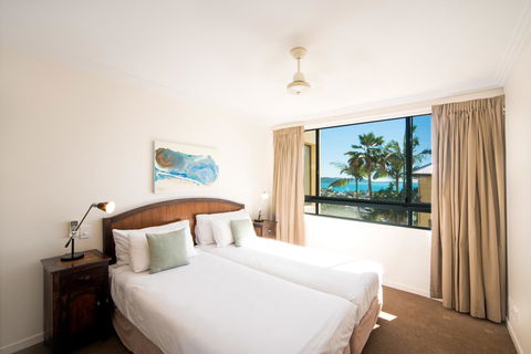 Pinnacles - Accommodation QLD 15