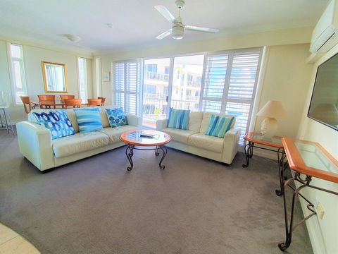 Broadbeach Holiday Apartments - Accommodation QLD 17