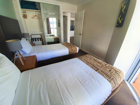 Broadbeach Holiday Apartments - Accommodation QLD 6