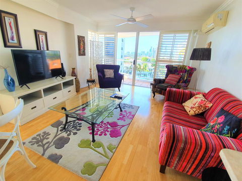 Broadbeach Holiday Apartments - Accommodation QLD 4