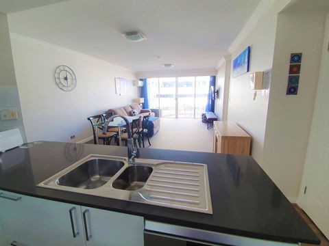 Broadbeach Holiday Apartments - Accommodation QLD 11