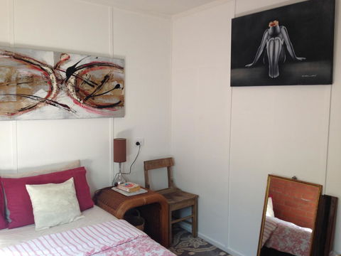 XYL Pets Friendly Seaside Boutique Guesthouse - Accommodation QLD 13