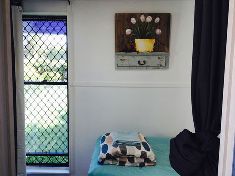 XYL Pets Friendly Seaside Boutique Guesthouse - Accommodation QLD 7
