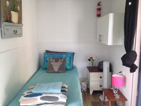 XYL Pets Friendly Seaside Boutique Guesthouse - Accommodation QLD 28