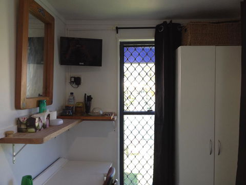 XYL Pets Friendly Seaside Boutique Guesthouse - Accommodation QLD 29