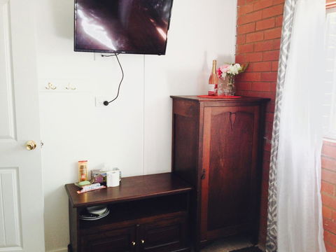 XYL Pets Friendly Seaside Boutique Guesthouse - Accommodation QLD 12