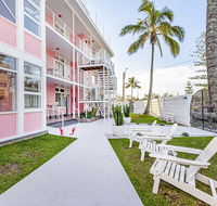 The Pink Hotel Coolangatta - Accommodation QLD