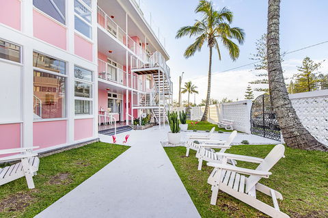 The Pink Hotel Coolangatta - Accommodation QLD 0
