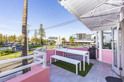 The Pink Hotel Coolangatta - Accommodation QLD 6