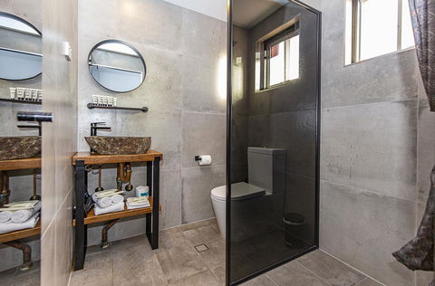 The Pink Hotel Coolangatta - Accommodation QLD 22
