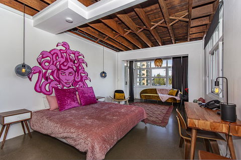 The Pink Hotel Coolangatta - Accommodation QLD 33
