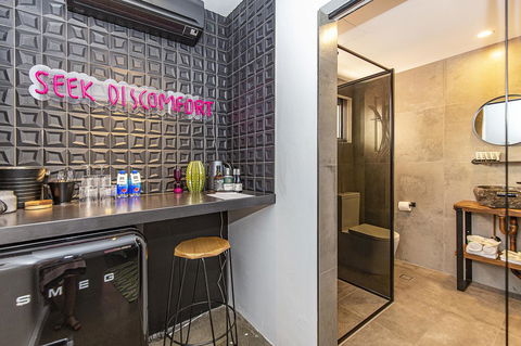 The Pink Hotel Coolangatta - Accommodation QLD 26