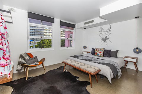 The Pink Hotel Coolangatta - Accommodation QLD 11