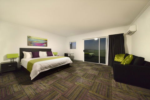 Mackay Oceanside Central Hotel Official - Accommodation QLD 24