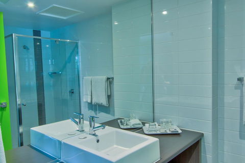 Mackay Oceanside Central Hotel Official - Accommodation QLD 13
