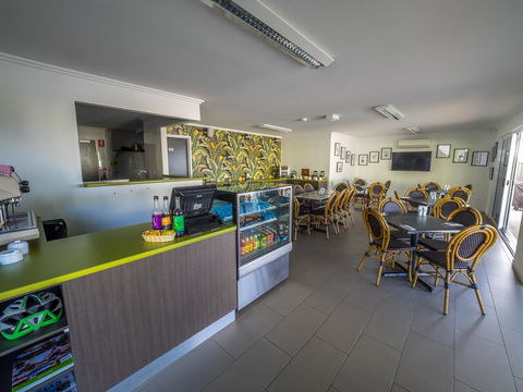 Mackay Oceanside Central Hotel Official - Accommodation QLD 31