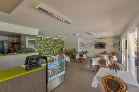 Mackay Oceanside Central Hotel Official - Accommodation QLD 14