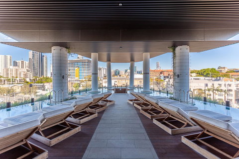 Hostrelax Residences On Alfred - Accommodation QLD 2