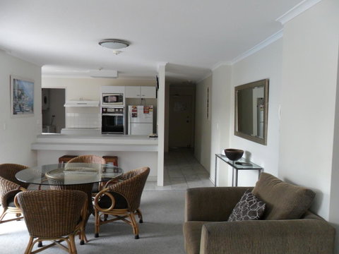 Grosvenor Beachfront Apartments Surfers Paradise - Accommodation QLD 5