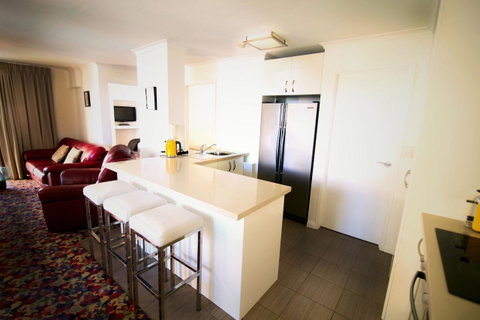 Grosvenor Beachfront Apartments Surfers Paradise - Accommodation QLD 4