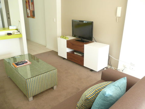 Grosvenor Beachfront Apartments Surfers Paradise - Accommodation QLD 24