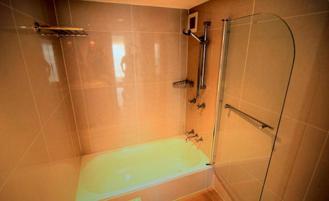 Grosvenor Beachfront Apartments Surfers Paradise - Accommodation QLD 34