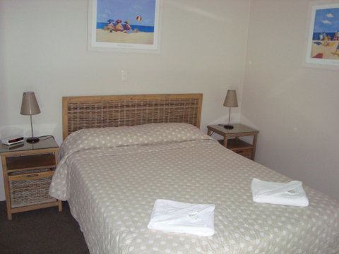 Grosvenor Beachfront Apartments Surfers Paradise - Accommodation QLD 13