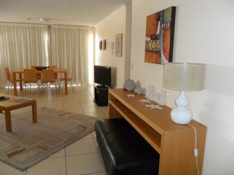 Grosvenor Beachfront Apartments Surfers Paradise - Accommodation QLD 10