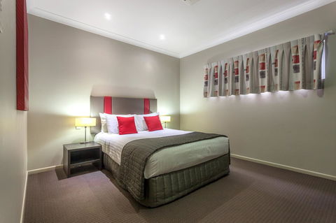Platinum International - Accommodation QLD 4