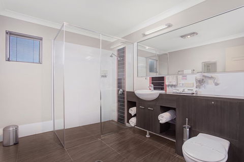 Platinum International - Accommodation QLD 17