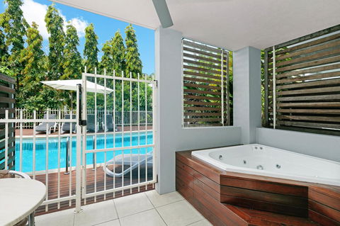 Mantra Aqueous On Port - Accommodation QLD 7