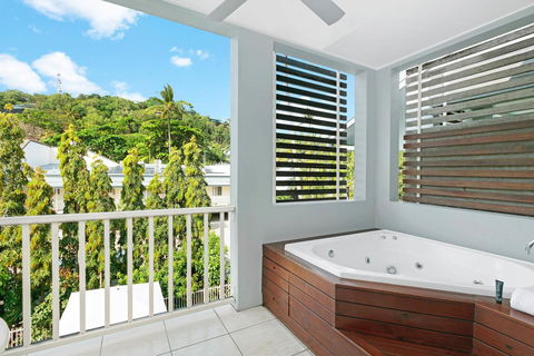 Mantra Aqueous On Port - Accommodation QLD 25