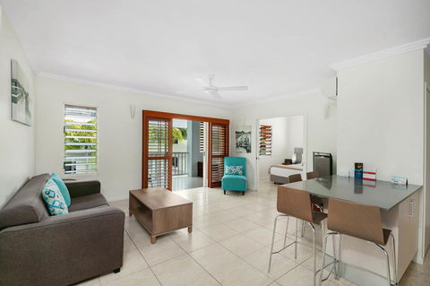 Mantra Aqueous On Port - Accommodation QLD 15