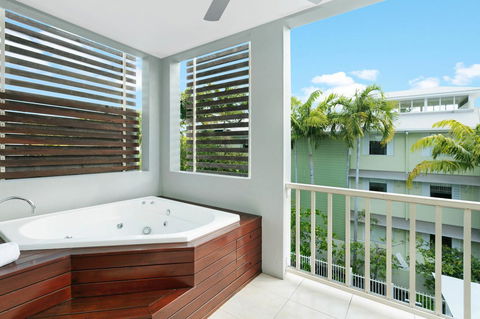 Mantra Aqueous On Port - Accommodation QLD 22