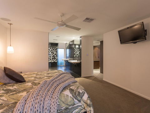 Rumrunner Resort - Accommodation QLD 24