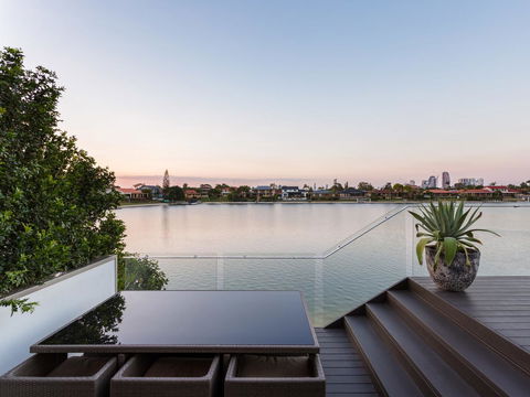 Rumrunner Resort - Accommodation QLD 11
