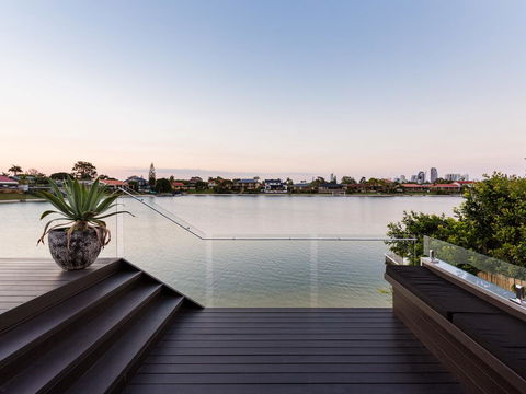 Rumrunner Resort - Accommodation QLD 12