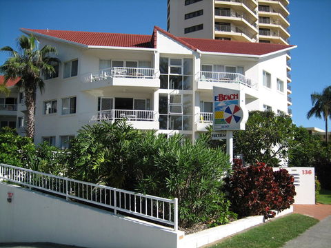 Le Beach Apartments - Accommodation QLD 11