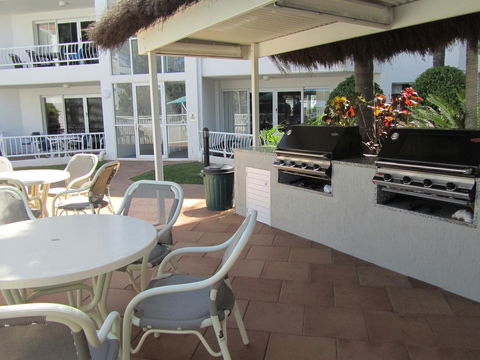 Le Beach Apartments - Accommodation QLD 15